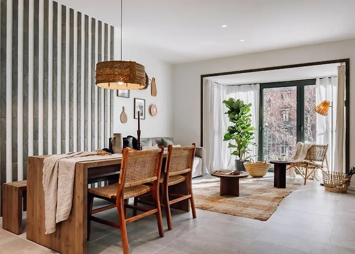 Apartment Aldeire - 2 Bedrooms, Office In Eixample Esquerra Barcelona