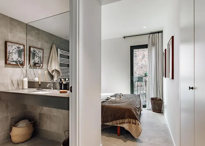 Aldeire - 2 Bedrooms, Office In Eixample Esquerra Apartment