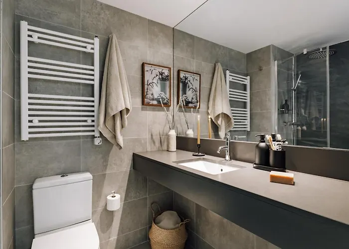 Apartment Aldeire - 2 Bedrooms, Office In Eixample Esquerra